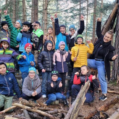 Kindergruppe im Wald